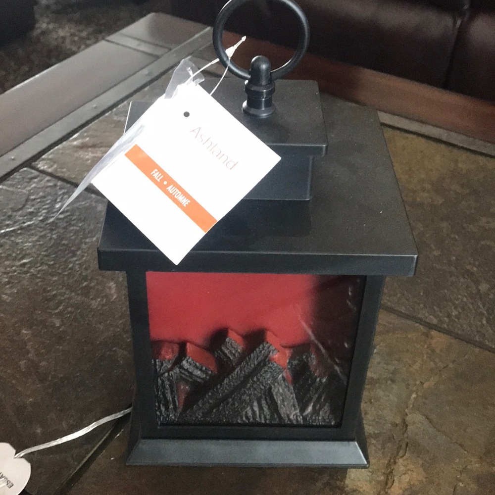 Glowing flame lantern
